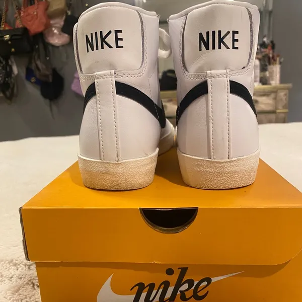 Women'S Nike Blazer Mid '77 Casual Shoes - Image 4