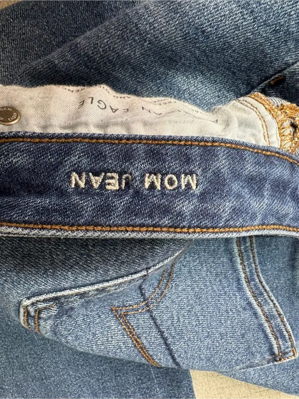 American Eagle High Rise Mom Jeans Distressed Stretch Cropped Tapered Ankle 6 - Image 10