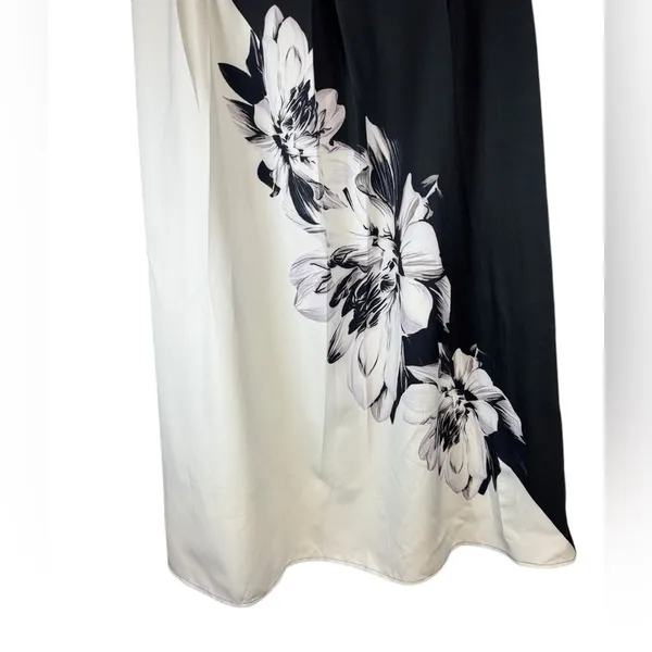 Shein beautiful plus size long‎ skirt with floral designs size 2xl - Image 3