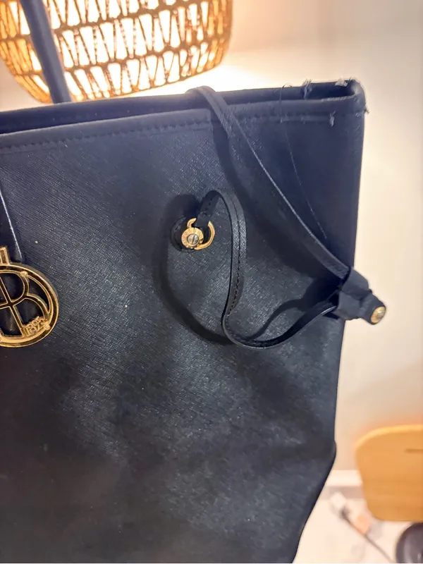 henri bendel Black Leather Tote with Gold Logo Charm - Image 5