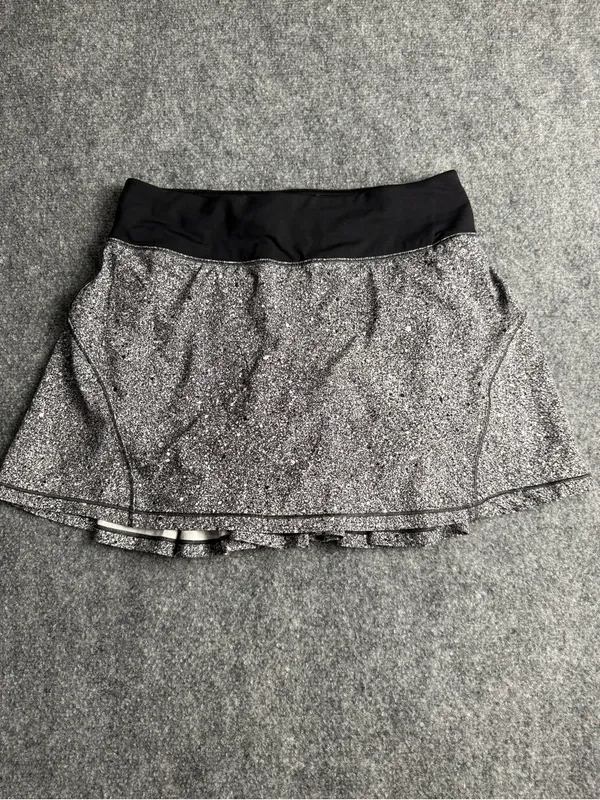 Lululemon 4 tall Circuit Breaker Skirt II Luminesce Splatter White Black Print - Image 2