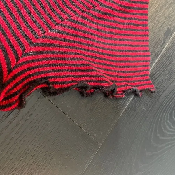 Volcom Red Black Striped Lettuce Trim T Shirt Women Small Ribbed Short Sleeve - Image 4