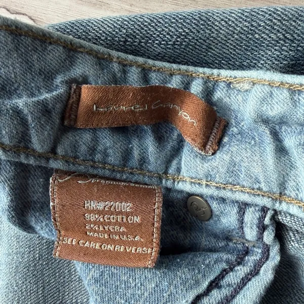 Paige Laurel Canyon Distressed Women's Jeans size 27 / 28 stretch - Image 6