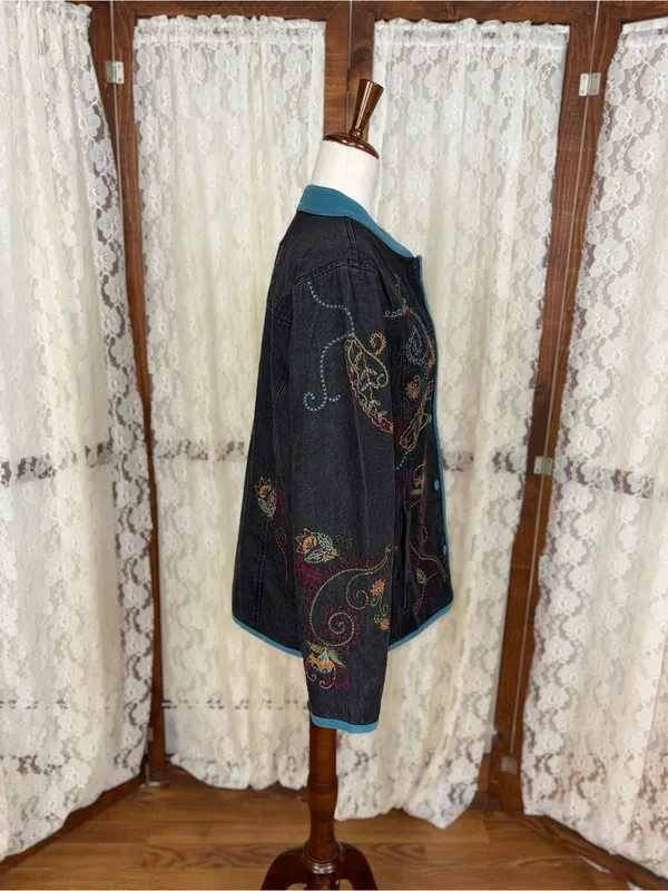 Super Cool Denim & Co Embroidered Denim Jacket - Image 3