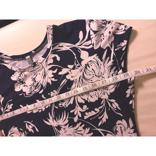 Acting Pro Women's Navy White Floral Maxi Dress Long Side Slits Short Sleeves - Image 8
