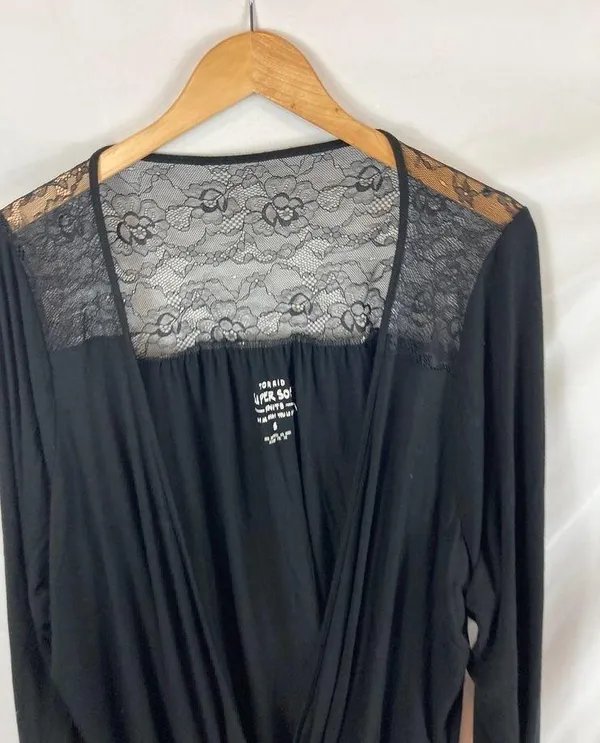 Torrid Knit Rayon Span Surplice Lace Back Long Sleeve Top Size 3X - Image 5