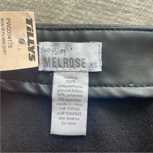 Tilly's WEST OF MELROSE Faux leather Mini Skirt Size XS. - Image 7