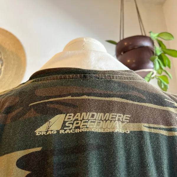 Bandimere Speedway Colorado Worn in Green Camo Graphic Tee Size XL Unisex - Image 6