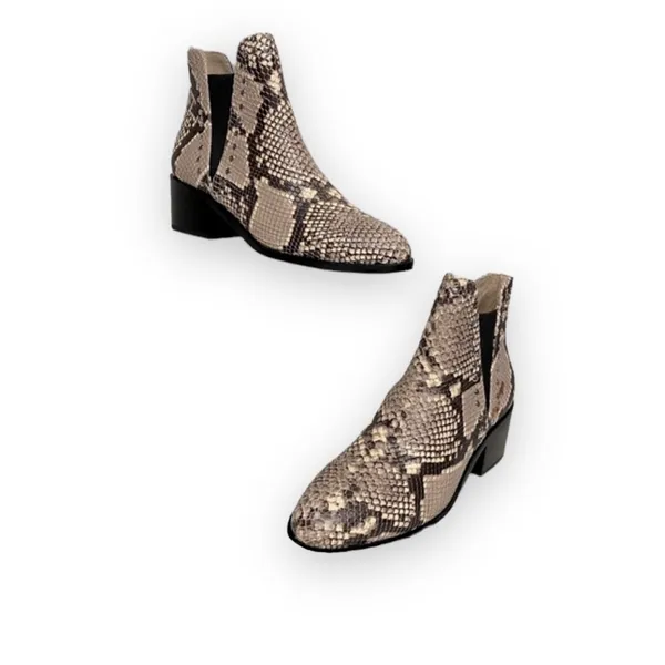 NWOT Steve Madden Snakeskin Booties with Silver Stud Accents 5 - Image 9