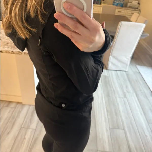 lululemon Define Jacket Black Full Zip Luon Size 8 Thumbholes - Image 4