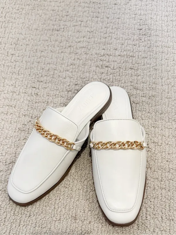 SCHUTZ Desmond Mules‎ Pearl Cream Leather Slip On Gold Chain NWOB EVEREVE - Image 2