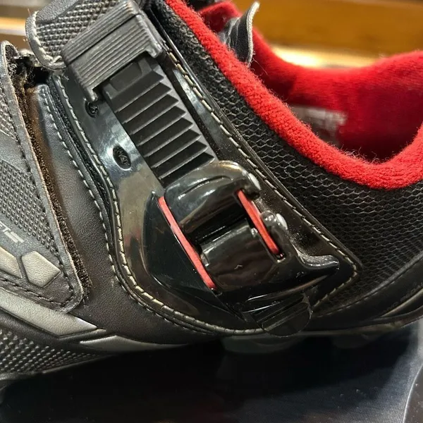 Shimano M088 black red‎ cycling shoe unisex size 41 W8.5-9 or M7-7.5 - Image 5