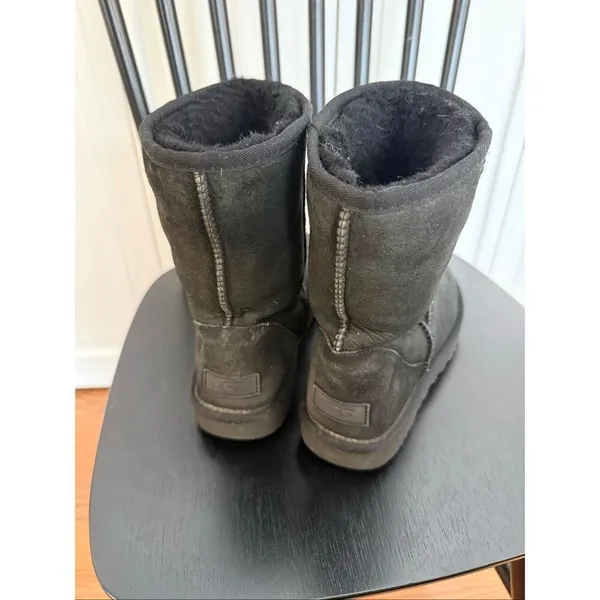 Ugg Classic Black classic short 11 boot size 8 - Image 7