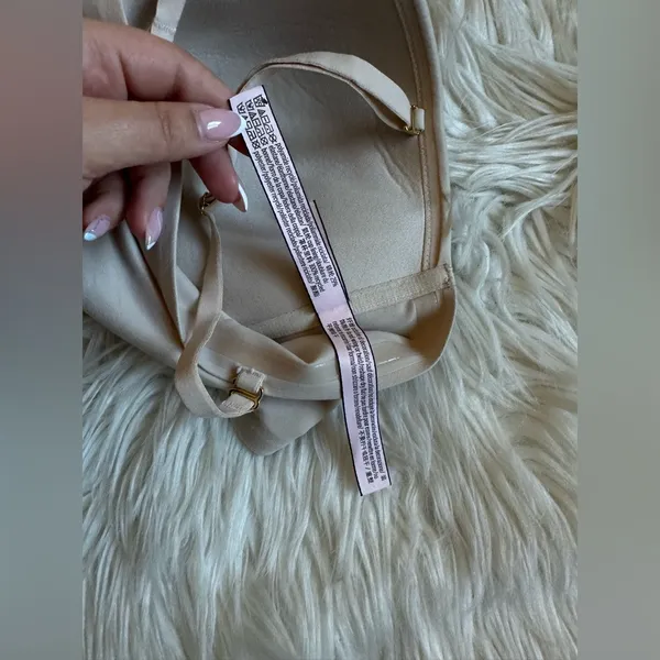 Victoria’s Secret wireless convertible bra - Image 7