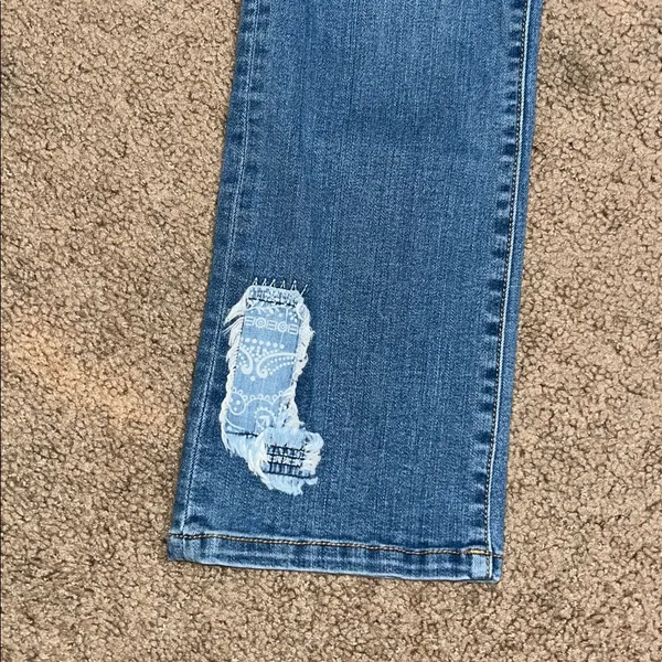 Sundance Magnolia Low Country Bandana Patchwork Embroidered‎ Jeans Blue 28 - Image 5