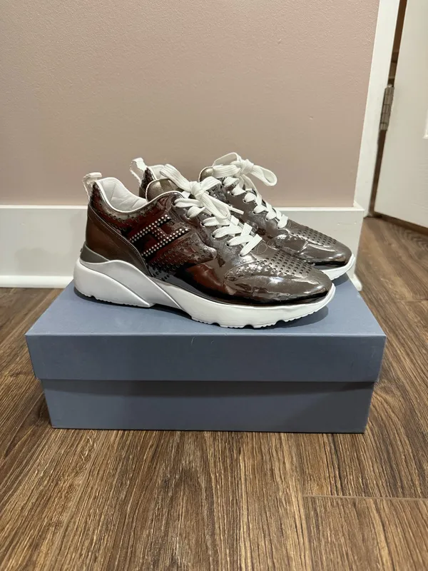 Hogan Sneakers Silver Size 7.5 - Image 2