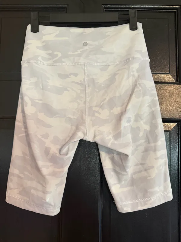Lululemon Wunder Under Ribbed Shorts - Image 3