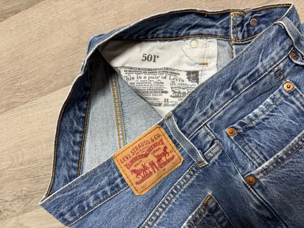 Levi Strauss 501 denim shorts - Image 6