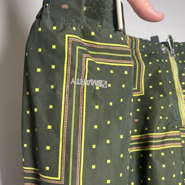 686 Geometric Print Women's Ski/Snowboarding Jacket Outdoor Snow Sport Sz XS - Image 8