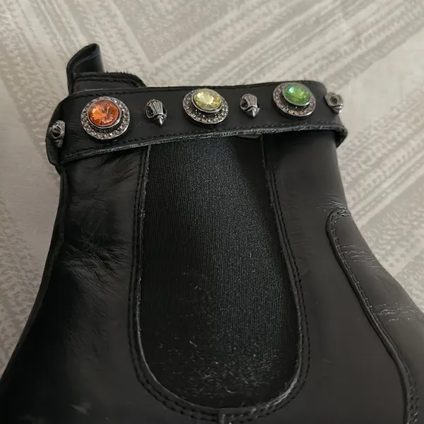 Kurt Geiger Sawyer Womens Black Embellished Leather Slip On Chelsea Boots Siz 37 - Image 2