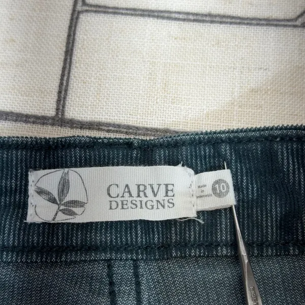 Carve Designs Corduroy Shorts Size 10 Green Frayed Hem Teal Casual - Image 4