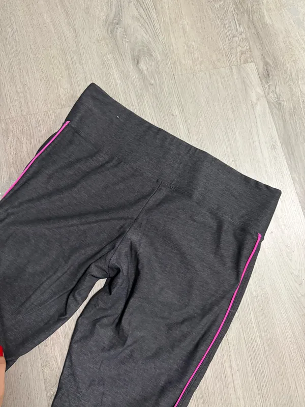 Pink Victoria’s Secret yoga leggings - Image 4