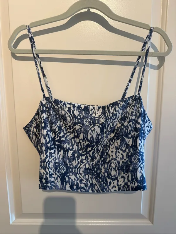 Abercrombie & Fitch Navy and White Printed Cami Crop Top - Image 2