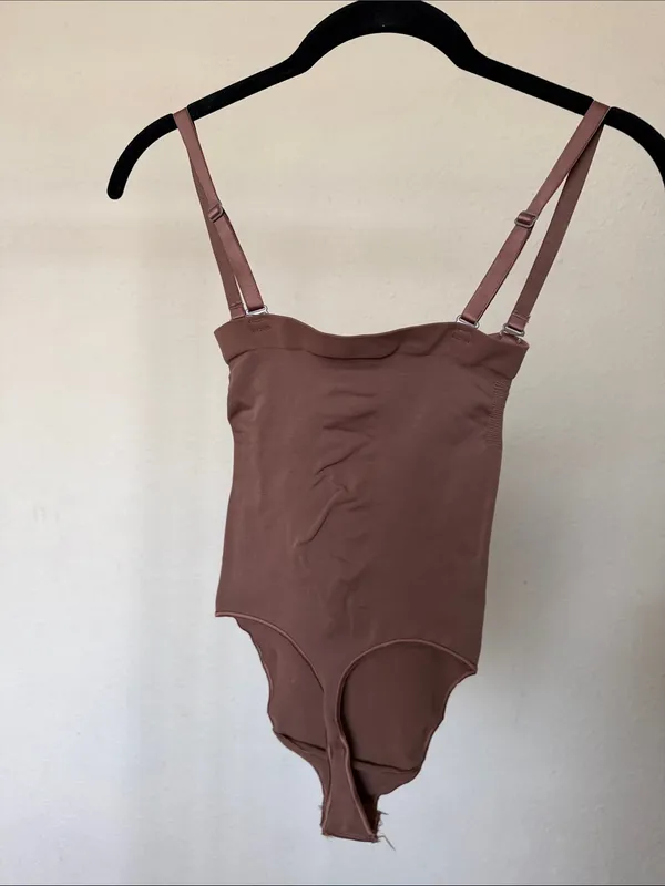 SKIMS SEAMLESS SCULPT STRAPLESS THONG BODYSUIT NWOT size L - Image 6