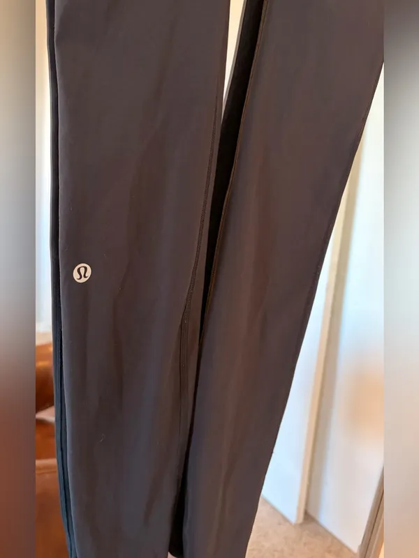 Lululemon Women’s 4 Long Speed Up Tight Full-On Like New 30" Leggings - Image 4