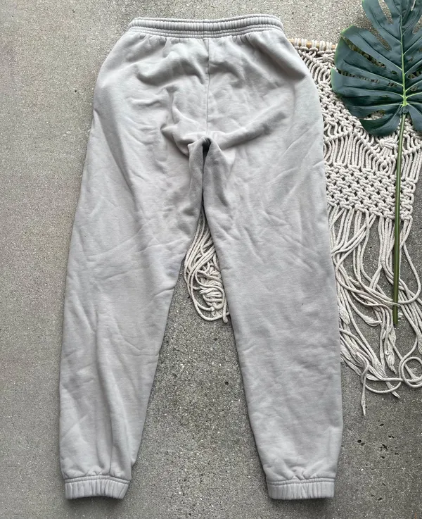 White Fox Set - Sweatshirt Size S/M and Sweatpants Size Small - Image 9