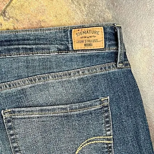 Signature Levi Strauss Gold Mid-Rise Skinny Distressed Jeans 12S - Image 8