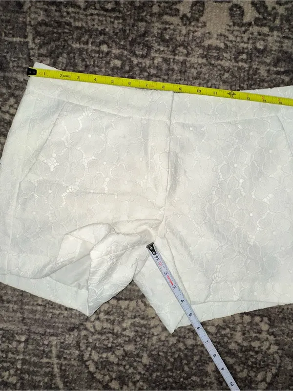 Saint Tropez West Women’s Size 6 White Lace Dress Shorts - Image 5