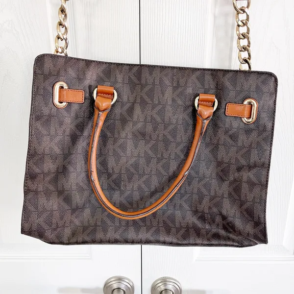 Michael Kors Hamilton Large East West Monogram Shoulder Tote - Image 12