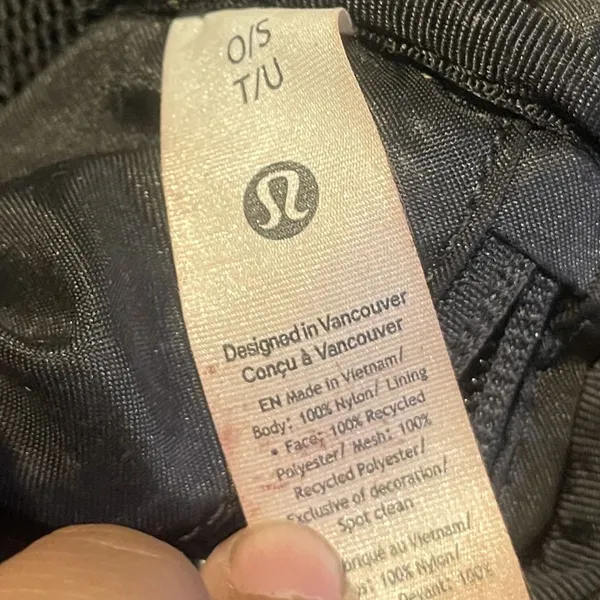 Lululemon Multi Pocket Nylon Crossbody Bag 2.5L Athletic Sporty Chic Travel - Image 5