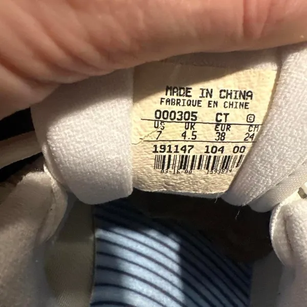 SH26. white and grey Nike Airliner - Image 7