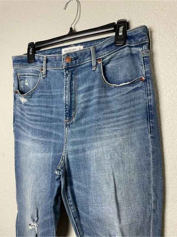 Abercrombie & Fitch High-Rise Super Skinny Ankle Jeans in Blue Wash Size 12L - Image 4