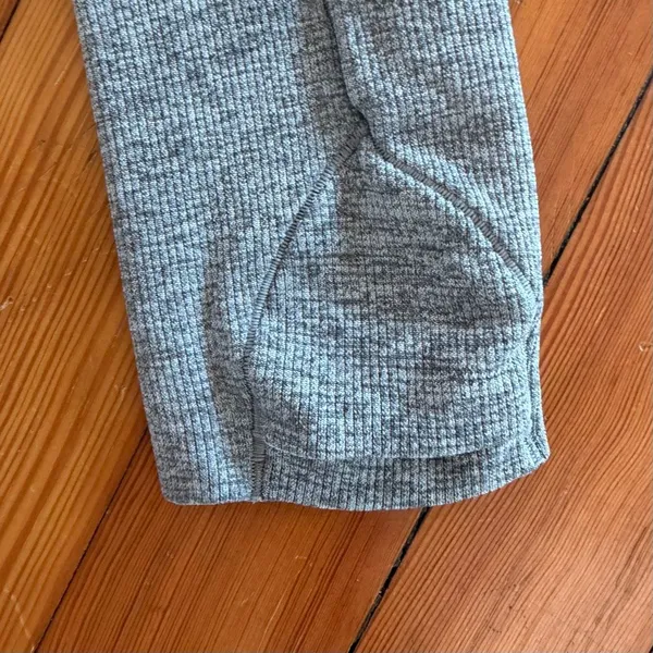 Lululemon Swiftly Tech Long Sleeve Crew 2.0 in Slate/White Size 4 - Image 7