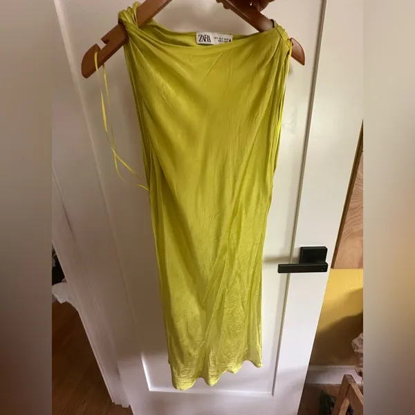 Zara Lime Satin Dress - Image 4