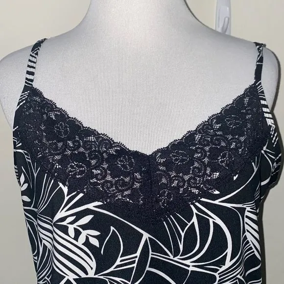 5/$30 🎈 GNW women’s medium‎ floral camisole - Image 2