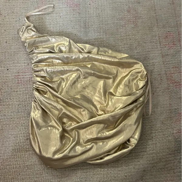 NWOT DO+BE gold ruched one shoulder crop top - Image 3
