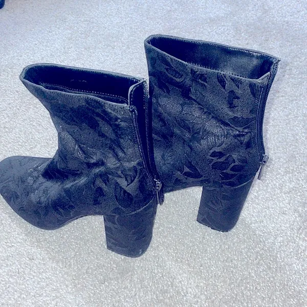 Jessica Simpson moody floral tall block heeled boot size 7.5 aninada - Image 3