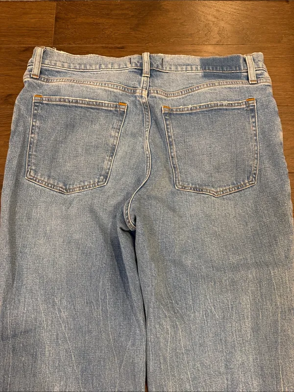 Abercrombie The Mom High Rise Jeans Light Wash Size 32 14S - C30-101 - Image 4