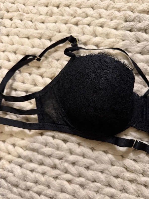 Italina Lace black bra - Image 4