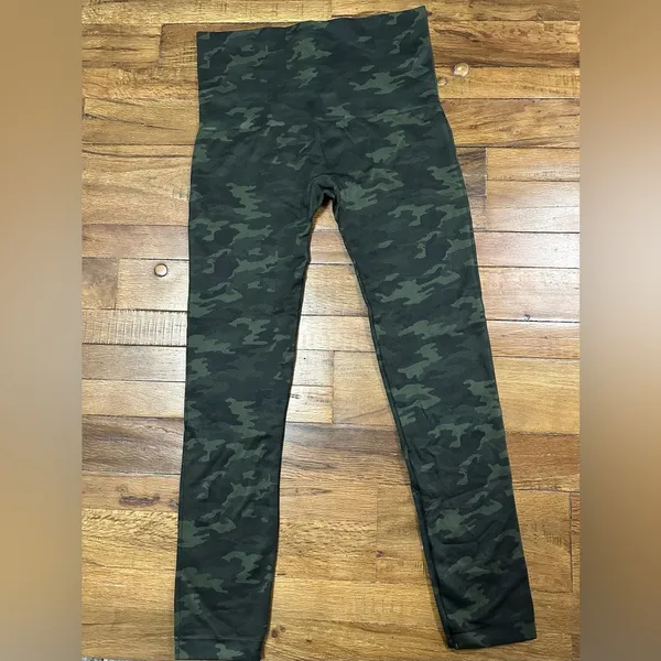 Spanx Look at Me Now High-Rise Green Camo Leggings 1X - Image 4