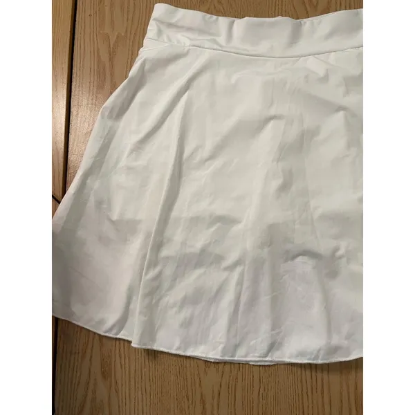 B2 New Women’s Athletic Stretchy Skort White size Medium Waist 14.5-15” - Image 2