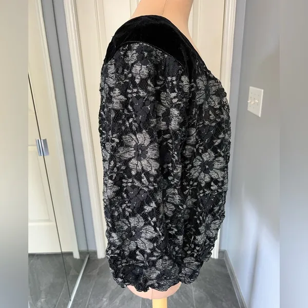 Max Edition Women's Black Lace Overlay Velvet Pullover‎ Top Size XL Whimsigoth - Image 3
