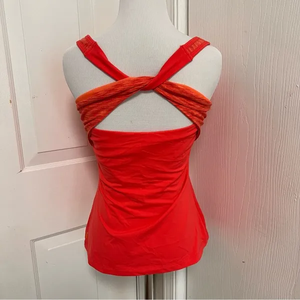 Lucy Criss Cross Compression Active Tank F1* Orange Size M - Image 2