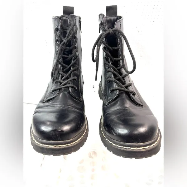 Torrid 8WW Combat Moto Boots Lug Sole Lace Up n Zip in Black - Wide - Image 4