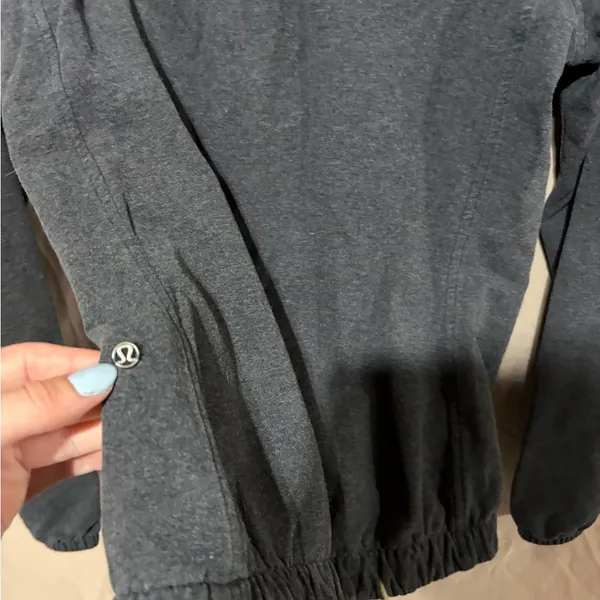 Lululemon crewneck - Image 3