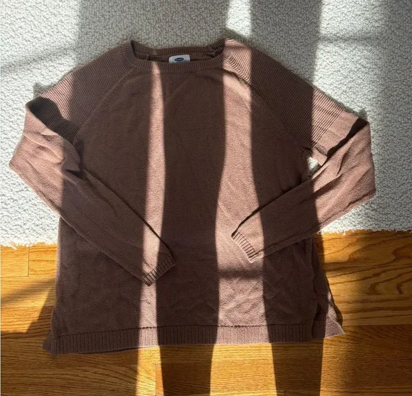 Old navy brown sweater - Image 2